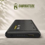 Port USB-C de la batterie externe légère randonnée Nitecore NB Air – connecteur unique avec indicateur LED et bouton on/off, power bank compacte 5000 mAh pour recharger en montagne