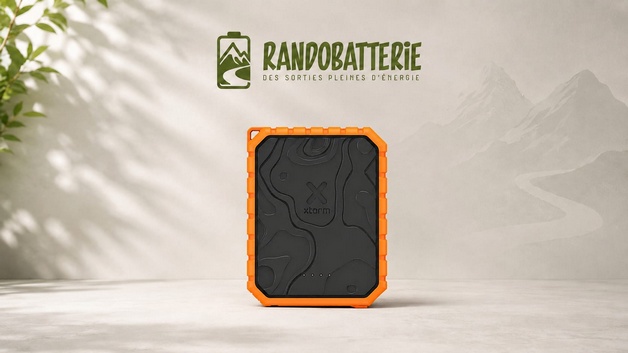 Batterie externe randonnée robuste Xtorm XR201 – power bank résistante aux chocs IP65 avec coque orange antidérapante, idéale pour la randonnée et les sports de plein air